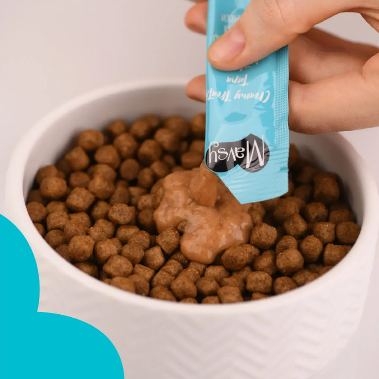 Лакомство кремовое для кошек CREAMY LICKABLE TREATS TUNA WITH COD с тунцом и треской Mavsy/4