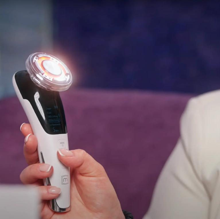 Микротоковый RF Lifting Массажер для лица Skin Lifting 7.0 Pink - EMS, LED Medica+/1