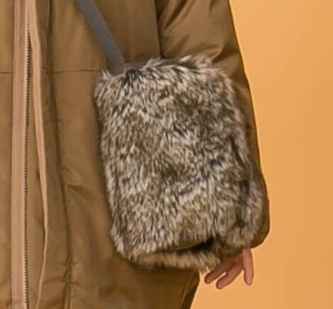 Сумка Fur pochette Moun Ten./1