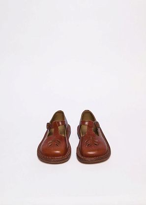 Туфли с застежкой-пряжкой коричневые Caramel,  магазин Glossary 